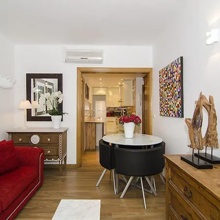 Lirio Apartment *